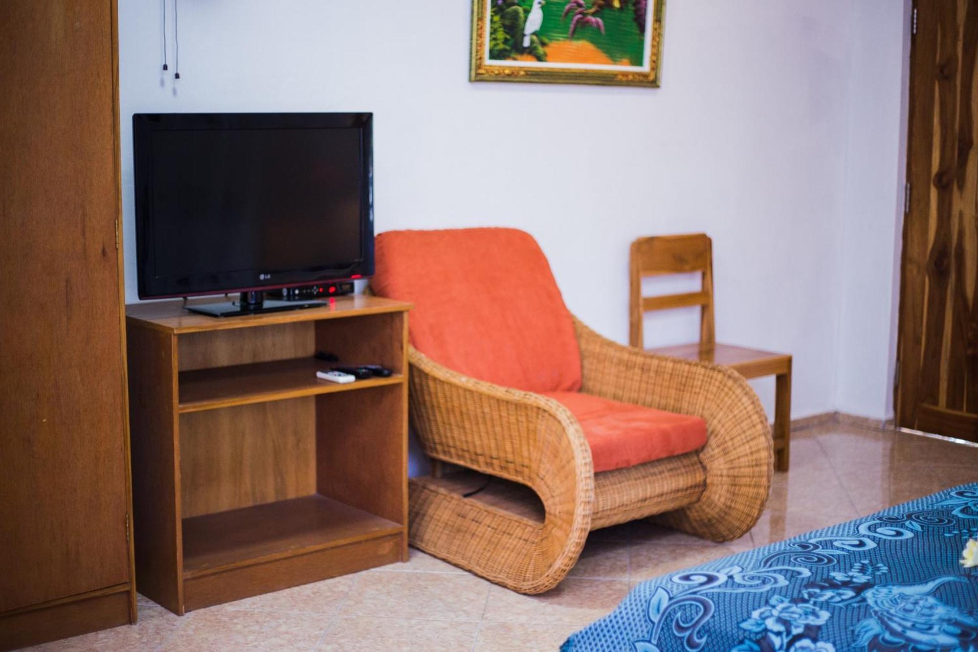 Hotel Deutsches-Eck Rikesti Lovina Zewnętrze zdjęcie