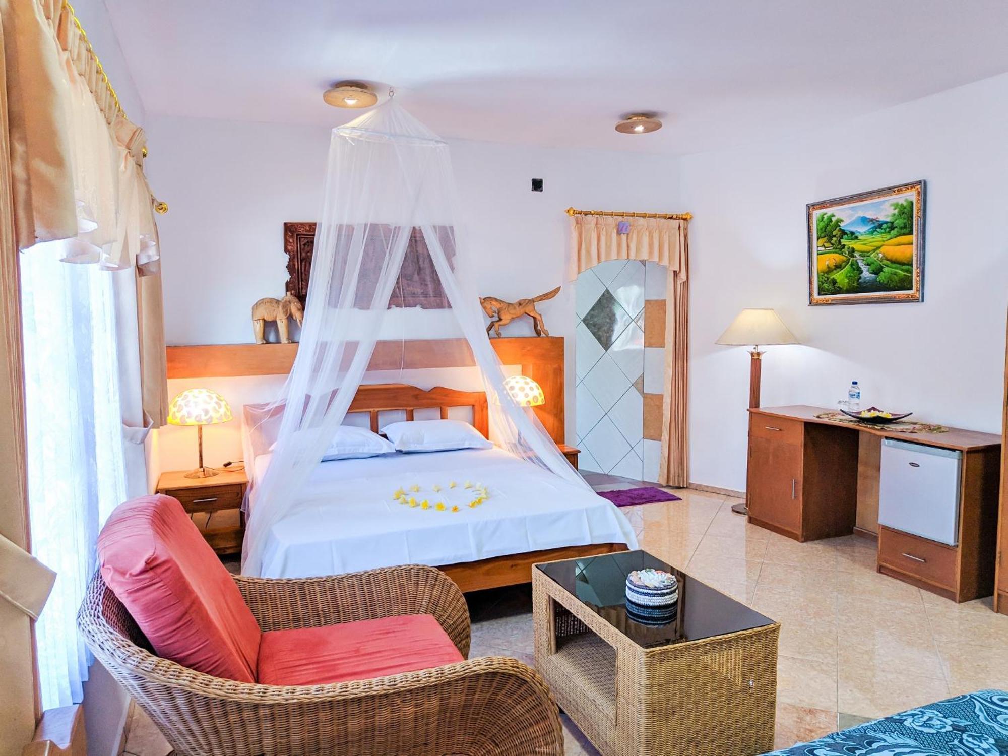 Hotel Deutsches-Eck Rikesti Lovina Zewnętrze zdjęcie