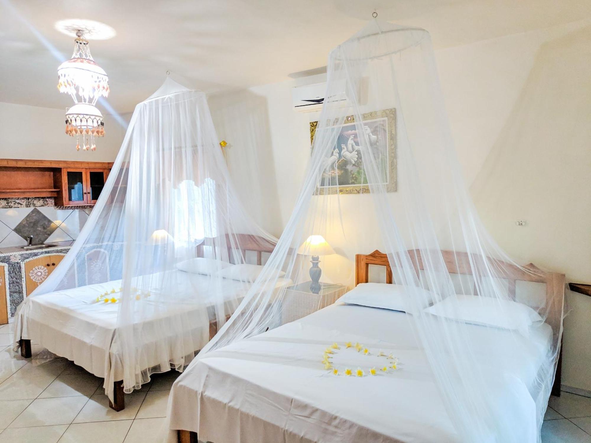Hotel Deutsches-Eck Rikesti Lovina Zewnętrze zdjęcie