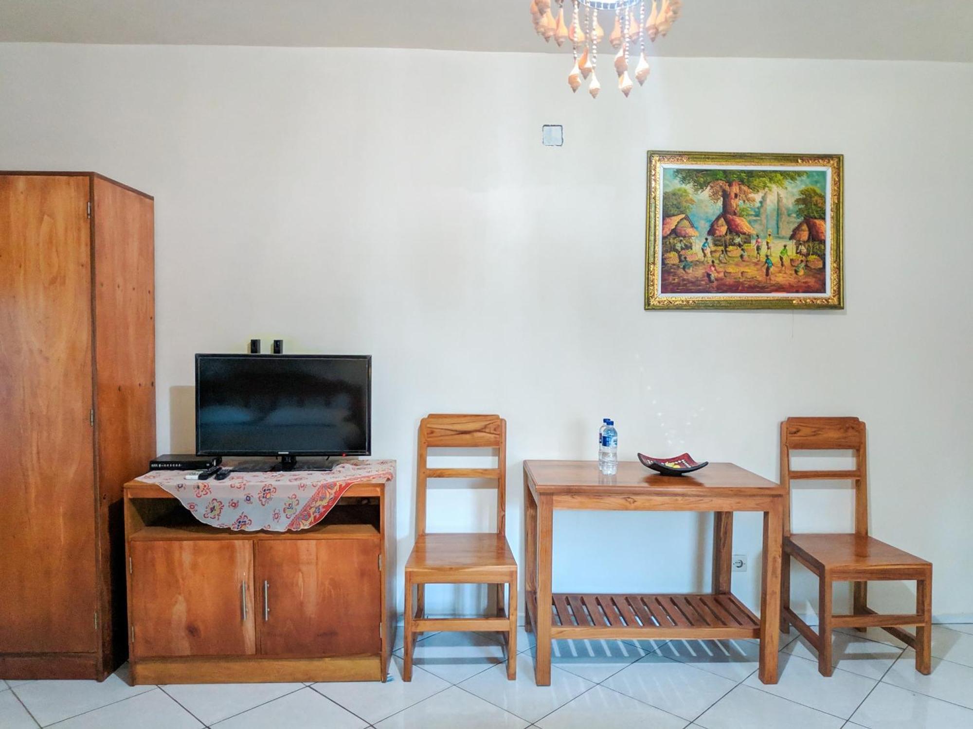 Hotel Deutsches-Eck Rikesti Lovina Zewnętrze zdjęcie