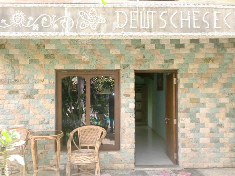 Hotel Deutsches-Eck Rikesti Lovina Zewnętrze zdjęcie